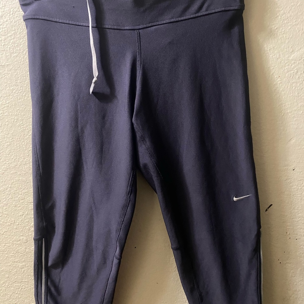 Nike Gray Athletic Leggings Moisture-Wicking Elastic Waistband
